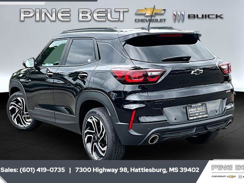 Used 2025 Chevrolet TrailBlazer RS w/ Driver Confidence Package AWD/4WD image 2