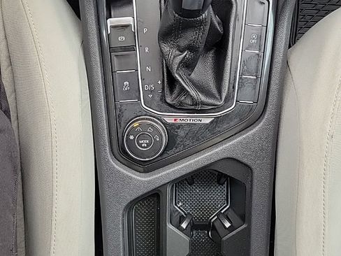 Used 2018 Volkswagen Tiguan S AWD/4WD image 10