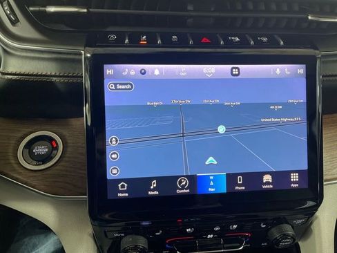 Certified 2021 Jeep Grand Cherokee L Summit w/ Luxury Tech Group V image 18