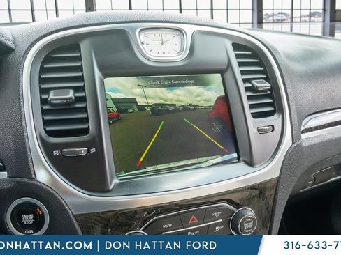 Used 2018 Chrysler 300 Limited w/ Safetytec Plus Group RWD image 8