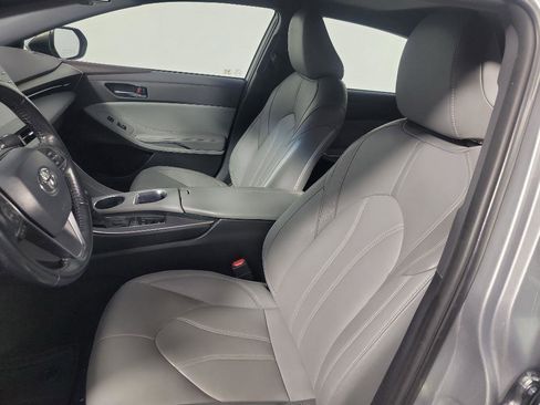 Used 2019 Toyota Avalon XLE image 17