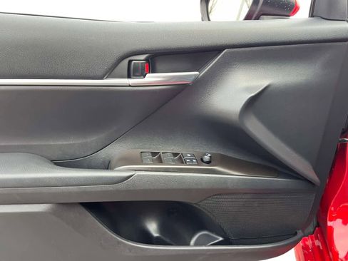 Used 2021 Toyota Camry SE image 17