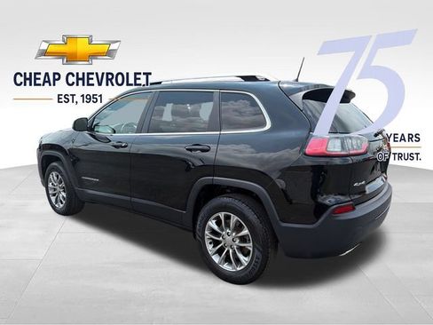 Used 2019 Jeep Cherokee Latitude Plus w/ Cold Weather Group AWD/4WD image 3