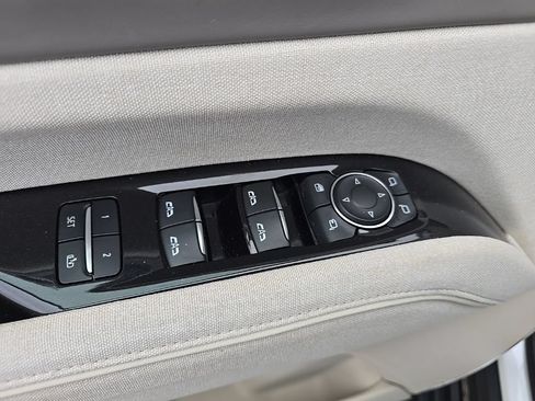 Used 2021 Cadillac Escalade ESV Premium Luxury Platinum AWD/4WD image 11