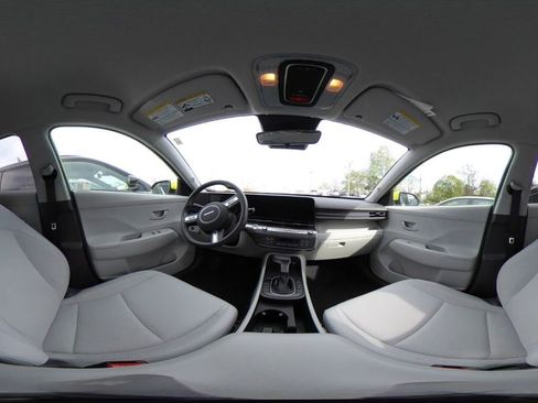 Used 2025 Hyundai Kona SEL FWD image 42