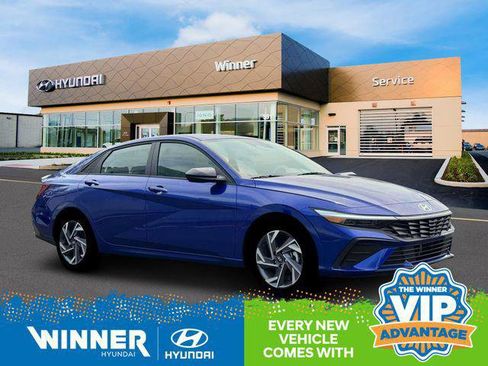 New 2025 Hyundai Elantra SEL image 11