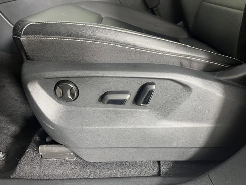 Used 2023 Volkswagen Atlas SE image 19