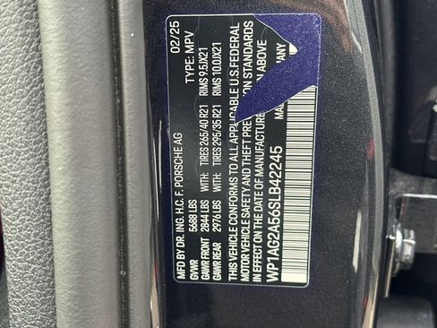 Used 2025 Porsche Macan S image 29