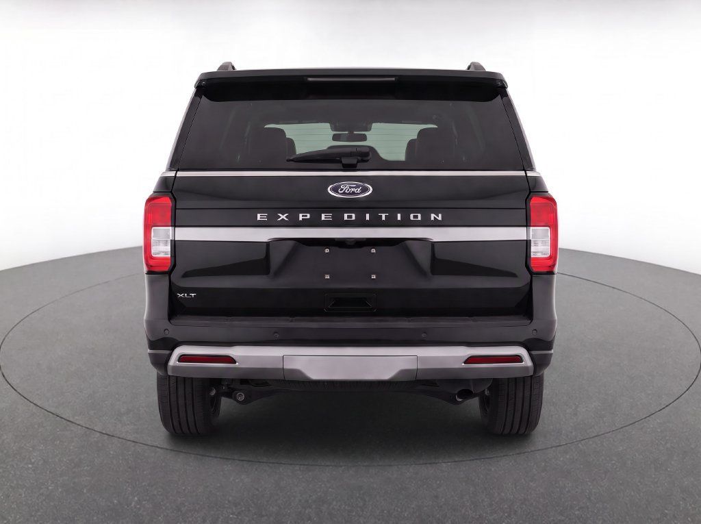 Used 2023 Ford Expedition XLT RWD image 7