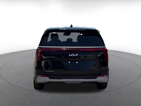 Used 2026 Kia Carnival FWD image 7