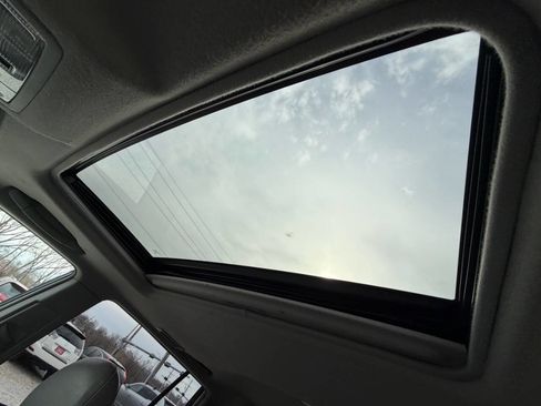 Used 2010 Toyota Highlander SE image 25