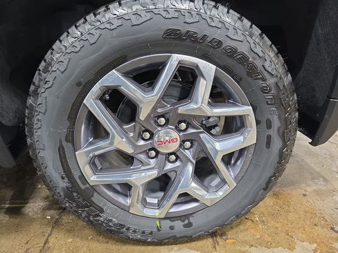 New 2026 GMC Sierra 1500 SLT w/ SLT Premium Package image 31