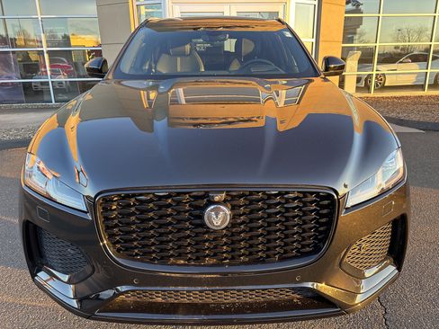 Certified 2026 Jaguar F-PACE R-Dynamic S image 8