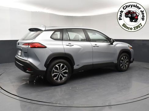 Used 2024 Toyota Corolla Cross AWD Hybrid image 6