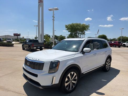 Used 2021 Kia Telluride S FWD image 1