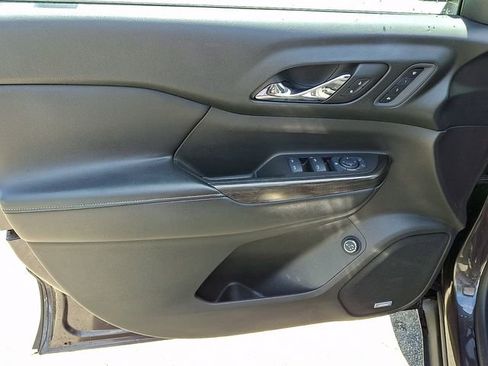 Used 2017 GMC Acadia SLT AWD/4WD image 10