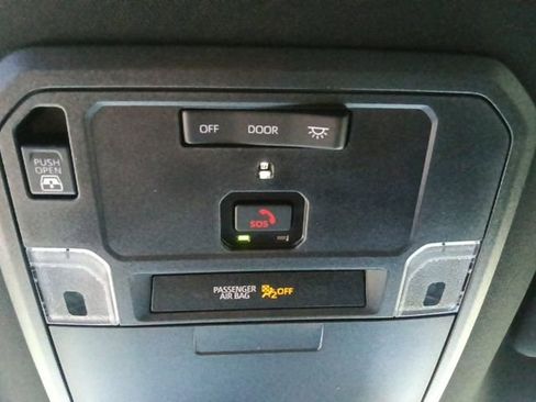 Used 2025 Toyota Tundra Limited image 27