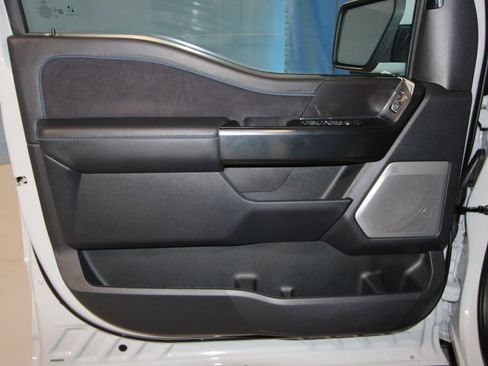 Used 2024 Ford F150 Platinum w/ Equipment Group 702A High image 5