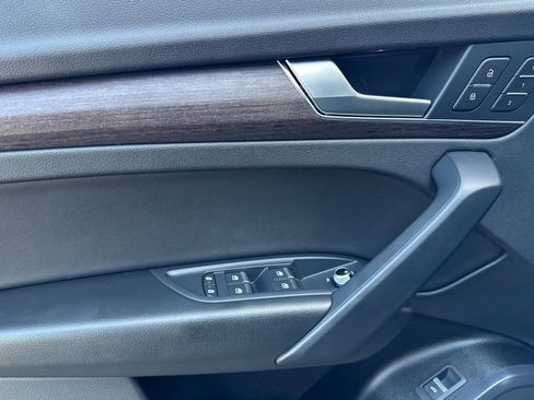 Used 2022 Audi Q5 2.0T Premium image 10