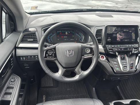 Certified 2024 Honda Odyssey Touring image 27