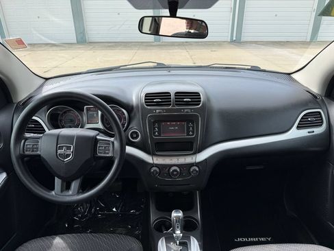 Used 2017 Dodge Journey SXT w/ Comfort/Convenience Group AWD/4WD image 22