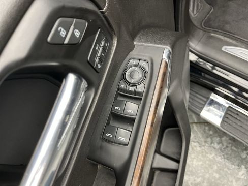 Used 2022 GMC Sierra 3500 SLT w/ SLT Convenience Package image 7