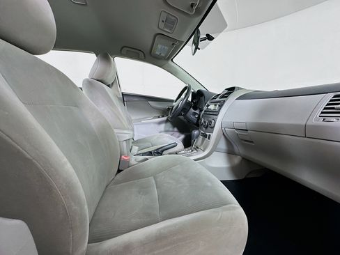 Used 2012 Toyota Corolla LE image 28