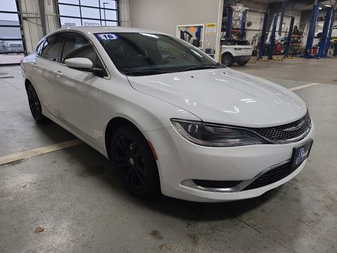 Used 2016 Chrysler 200 Limited image 3