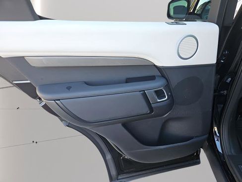 Certified 2023 Land Rover Discovery Metropolitan Edition image 22