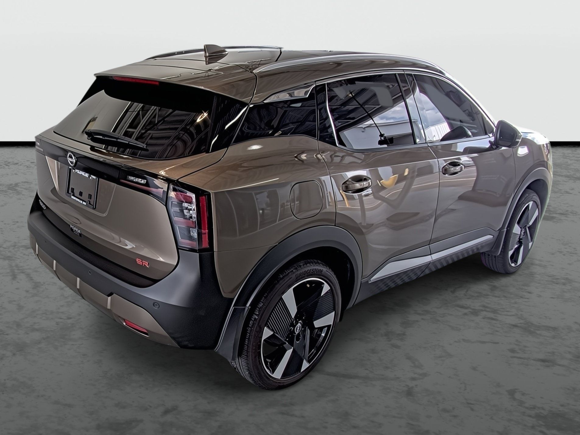 Used 2025 Nissan Kicks SR w/ SR Premium Package FWD image 4