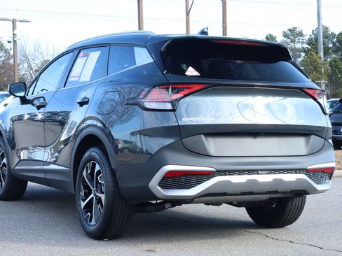 Used 2025 Kia Sportage EX image 3