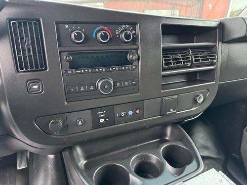 Used 2019 Chevrolet Express 3500 w/ Driver Convenience Package RWD image 14