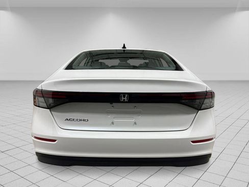 New 2025 Honda Accord SE image 4