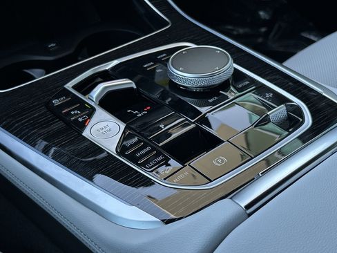 New 2026 BMW X5 xDrive50e w/ M Sport Package image 18