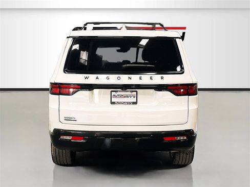 Used 2022 Jeep Wagoneer Series II image 6