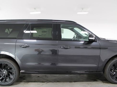 New 2026 Lincoln Navigator L Reserve w/ Jet Appearance Package image 10