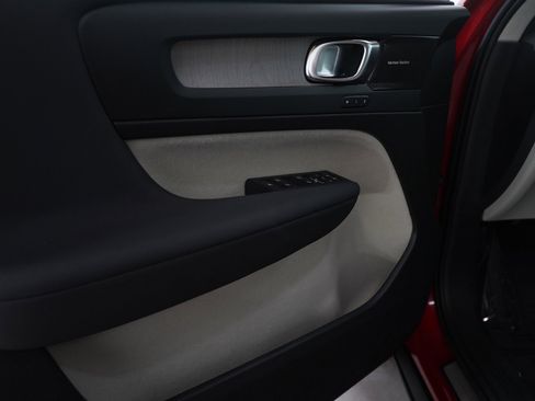 Used 2023 Volvo XC40 B5 Ultimate w/ Protection Package Premier image 23