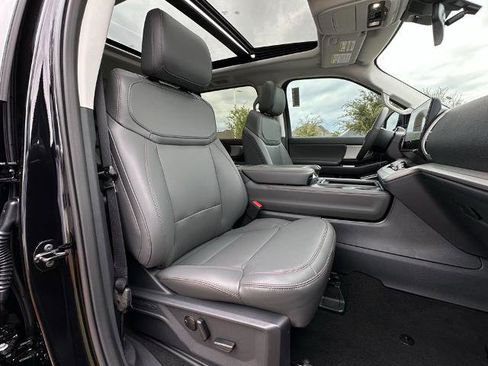 New 2025 Ford Expedition Active image 34