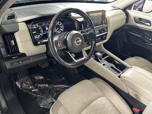 Used 2022 Nissan Pathfinder SV image 12