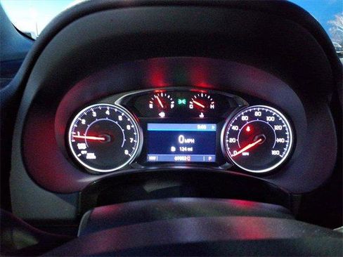 Used 2023 GMC Terrain SLT image 16