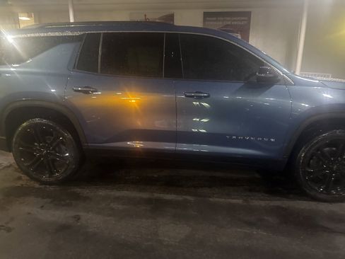 Used 2026 Chevrolet Traverse LT image 2