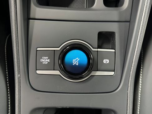 Certified 2025 Volkswagen Tiguan SE AWD/4WD image 24