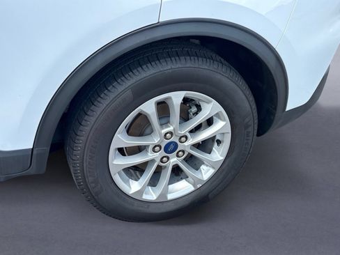 Used 2022 Ford Escape SE w/ Cold Weather Package FWD image 6