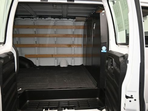 Used 2024 Chevrolet Express 2500 w/ Driver Convenience Package image 33
