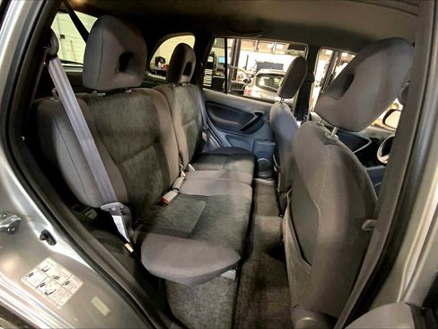 Used 2003 Toyota RAV4 2WD image 17