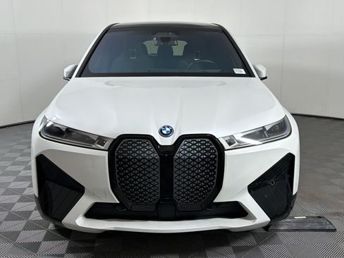 Used 2024 BMW iX xDrive50 w/ Premium Package AWD/4WD image 6