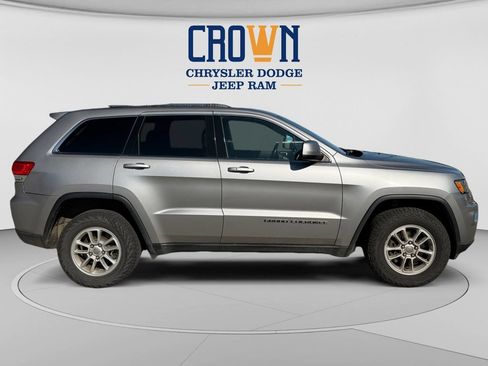 Used 2020 Jeep Grand Cherokee Laredo AWD/4WD image 2