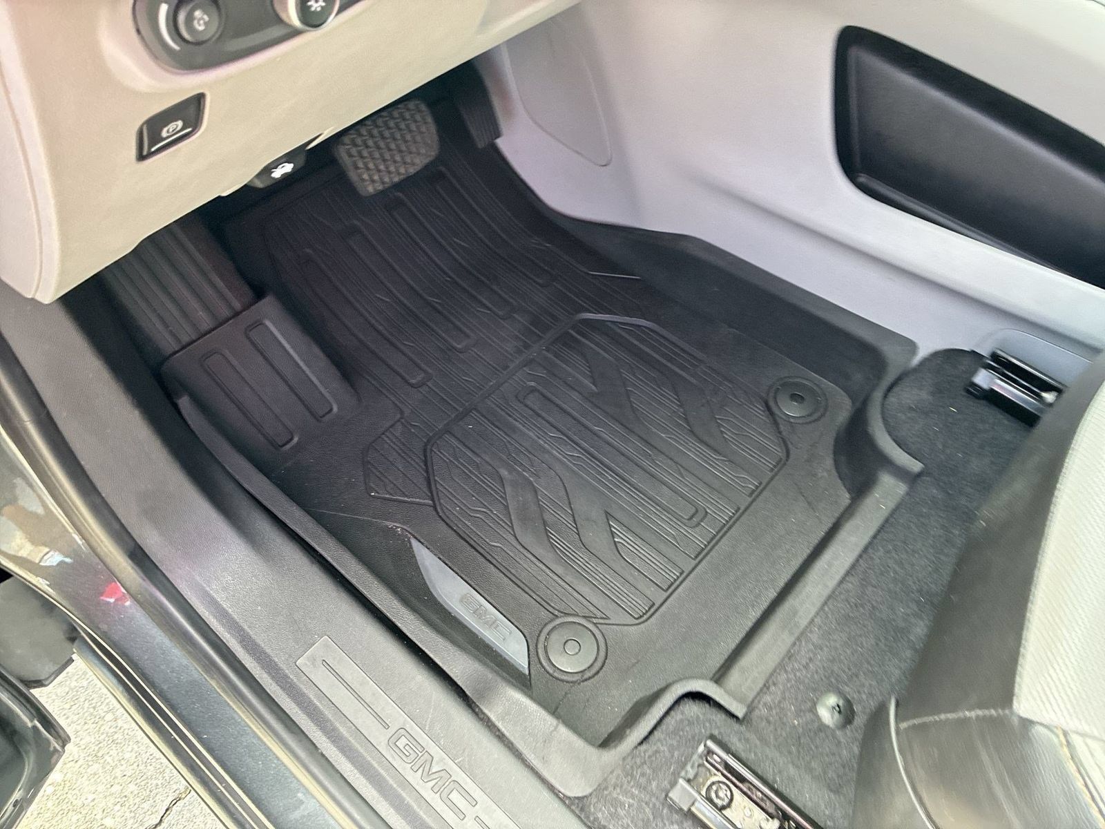 Used 2021 GMC Terrain SLT FWD image 35