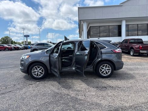 Used 2021 Ford Edge SEL w/ Convenience Package AWD/4WD image 4