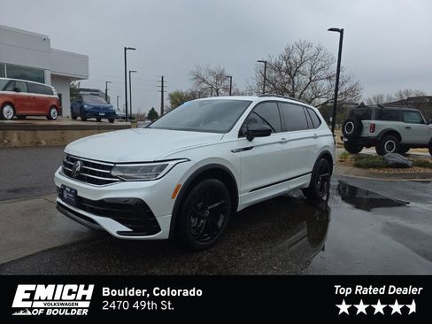 Certified 2024 Volkswagen Tiguan SE R-Line image 1